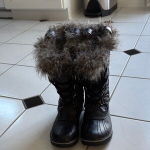 Sorel Black Lace Up Boots with Fur Trim